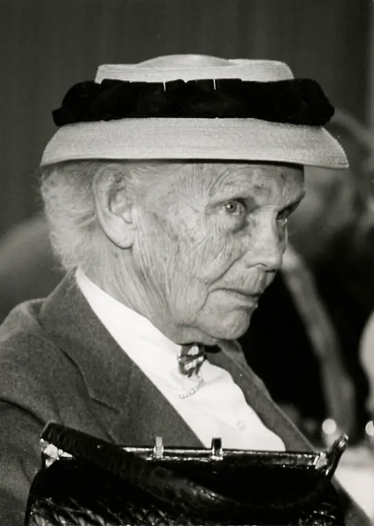 Marie-Elisabeth-Lueders-Portraet-1960