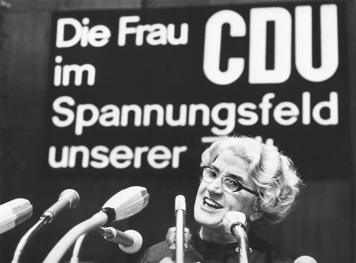 Aenne-Brauksiepe-Kongress-1969-Die-Frau-im-Spannungsfeld-unserer-Zeit