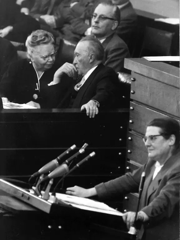 Helene-Wessel-Hintergrund-Adenauer-hochkant