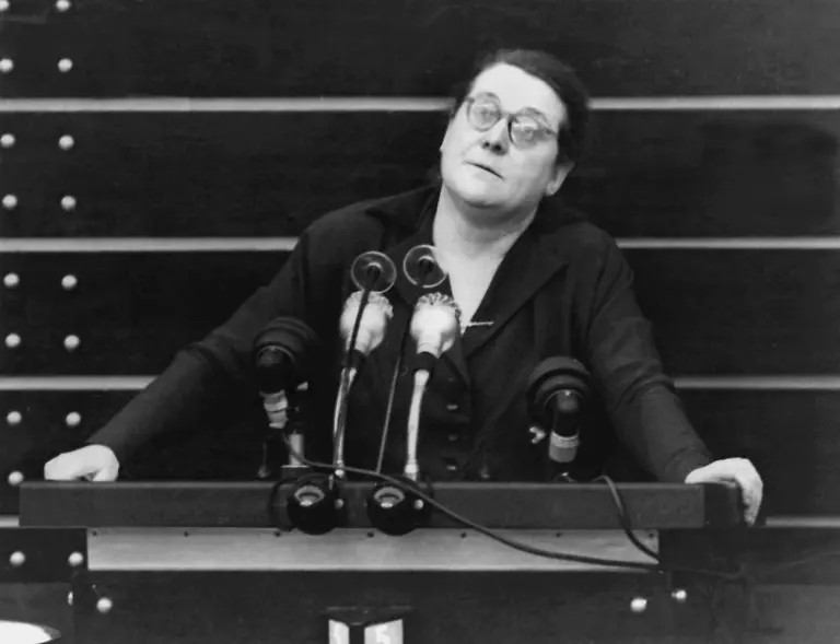 Helene-Wessel-Rednerpult