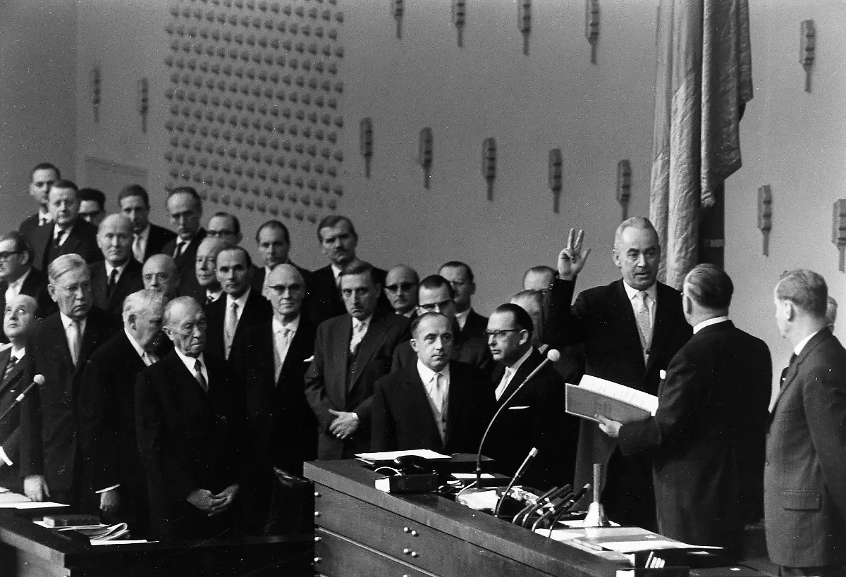 Maenner-Regierung-Wie-Frauen-sich-die-Macht-erkaempft-haben