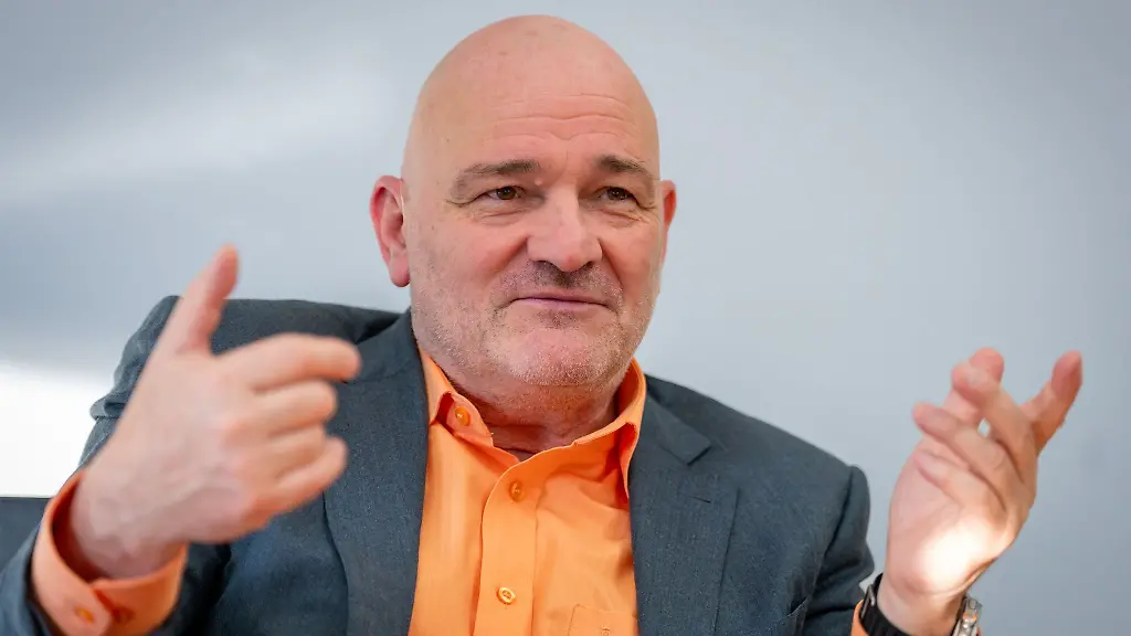 Brandenburgs-Finanzminister-und-Vize-Ministerpraesident-Robert-Crumbach-will-den-BSW-Landesvorsitz-abgeben-Archivbild