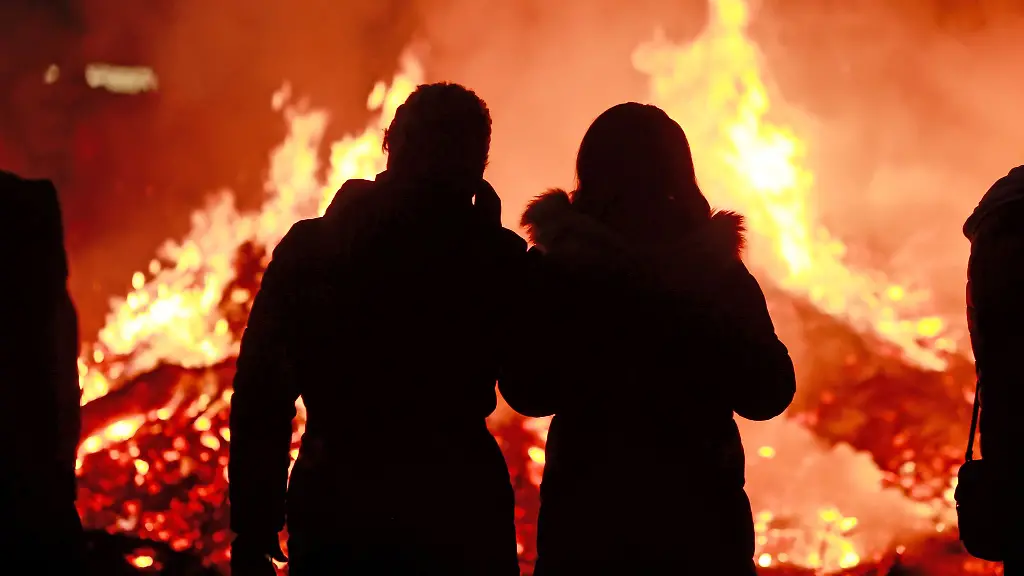Osterfeuer-koennen-zur-Gefahr-werden