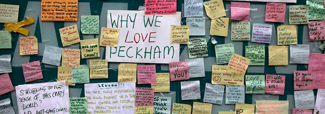 Im Londoner Stadtteil Peckham können Bürger ihre Wünsche an einer Wand veröffentlichen.