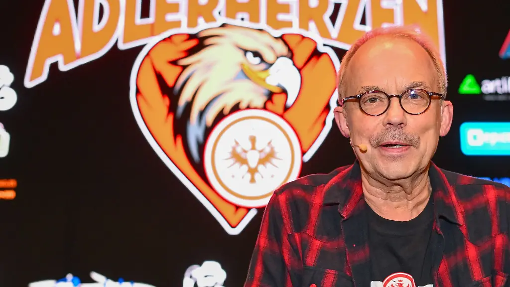 Henni-Nachtsheim-bringt-Eintracht-Stueck-auf-die-Buehne