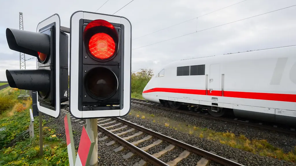 Ueber-Ostern-werden-sowohl-die-Schnellbahnstrecke-Stuttgart-Mannheim-als-auch-die-Rheintalbahn-zwischen-Karlsruhe-und-Basel-wegen-Sanierungsarbeiten-gesperrt