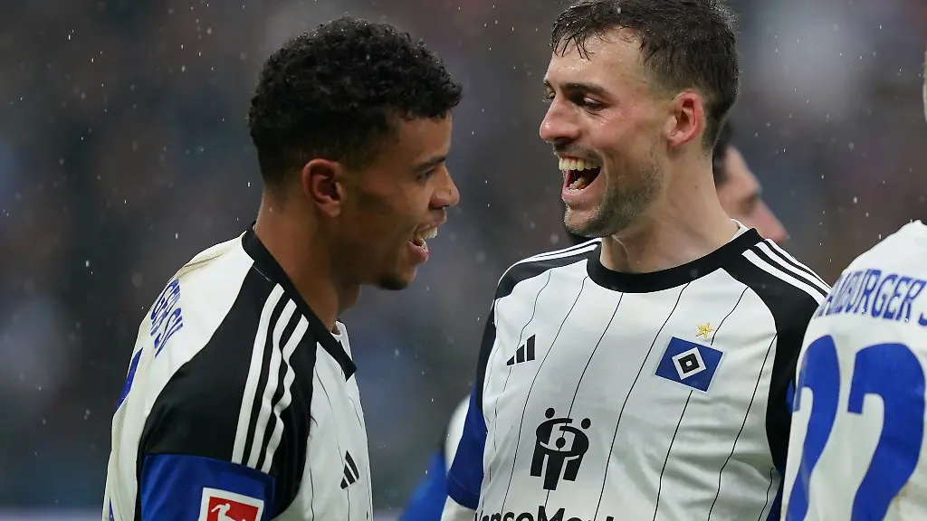 Stuetzt-seinen-Kapitaen-HSV-Mittelfeldspieler-Jonas-Meffert