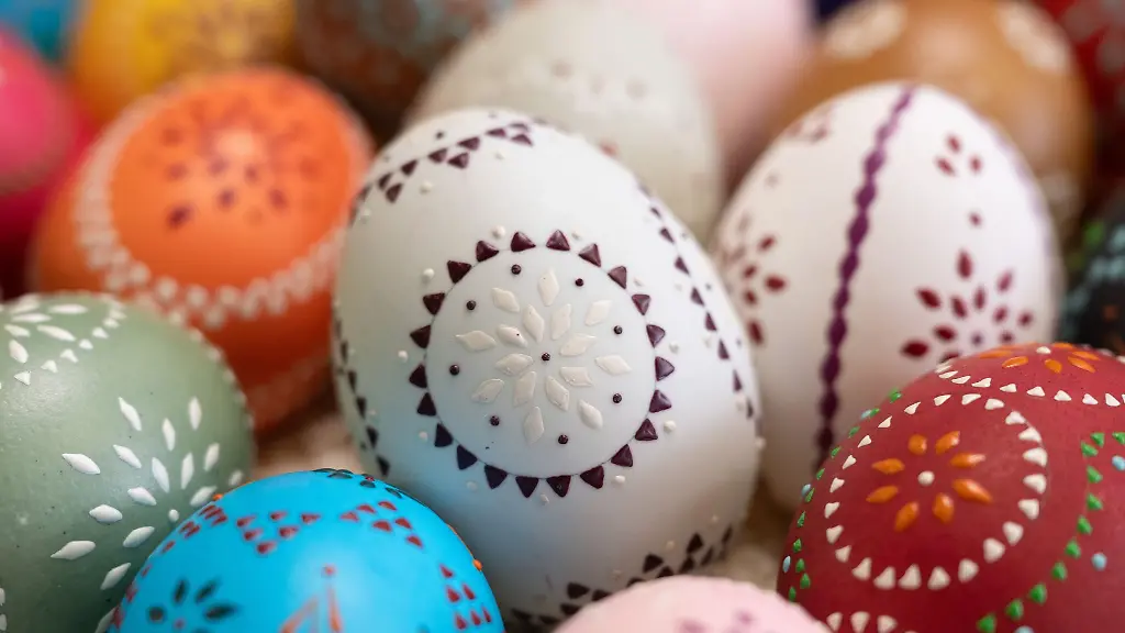 Ostern-in-Sachsen-zwischen-Festtradition-und-Friedensmarsch-Symbolbild