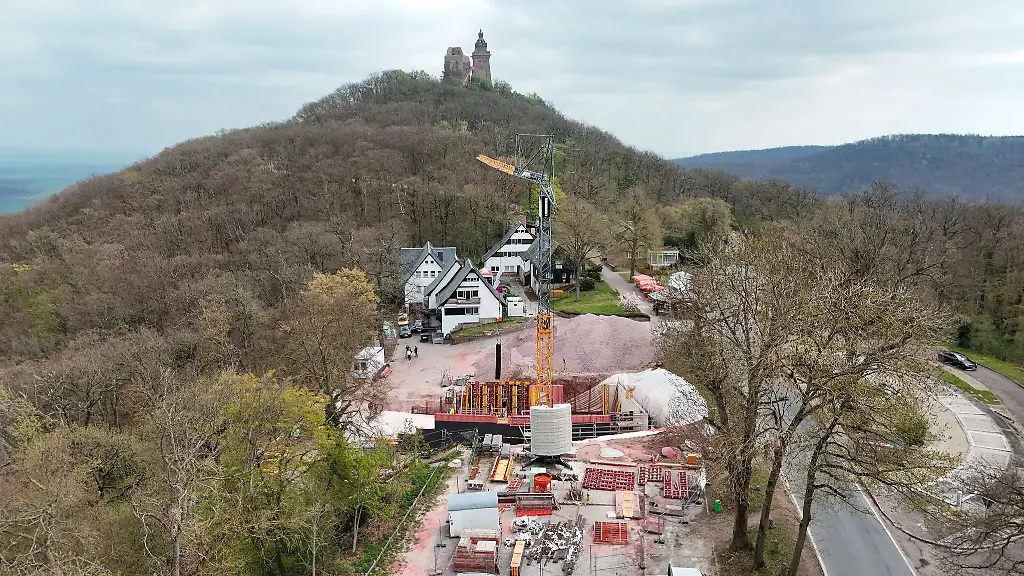 Das-bekannte-Kyffhaeuserdenkmal-bekommt-ein-neues-Besucherzentrum