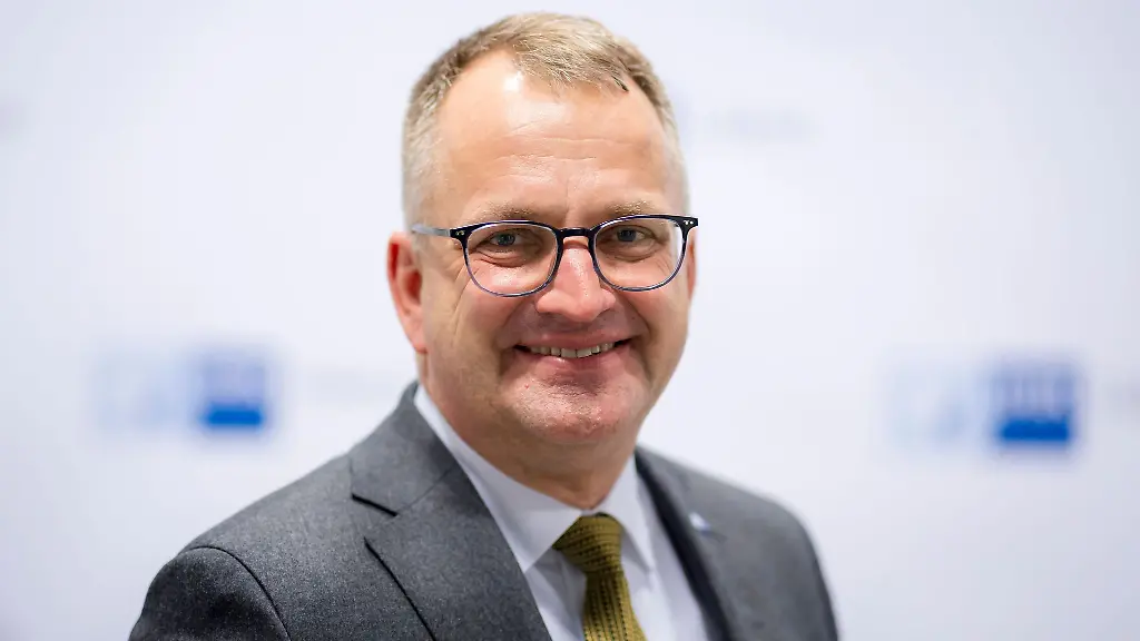 Nur-wenige-Stunden-nach-seinem-Ruecktritt-von-der-IHK-Spitze-wegen-einer-schweren-Krankheit-stirbt-Hagen-Goldbeck