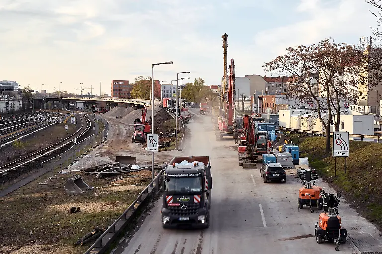 3035596ca9df5588f3efed43d68eaf23