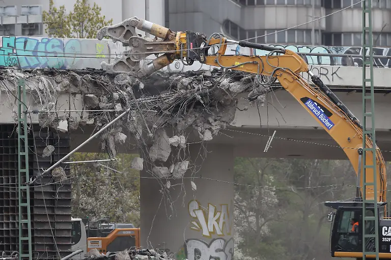 76ccd1f33ca0344e60efc9d5306017e3