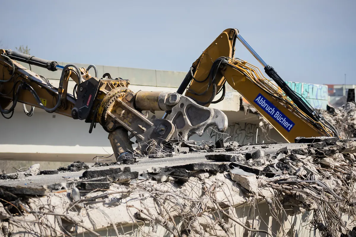 86dca14a97df6bc6384e72862585c855