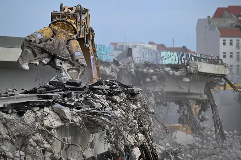 84bfc16a98dbc4c7a7a5990e13f3b5d9