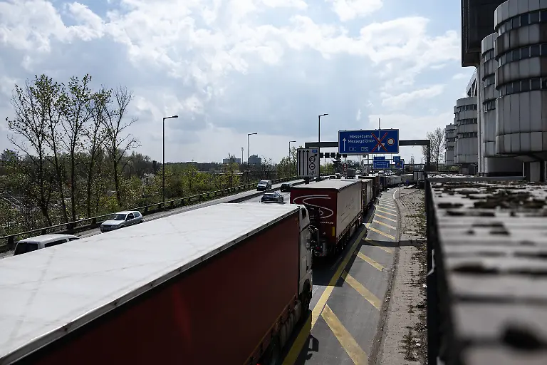 4651a0a5c5b7134cbc247c0838774cfb