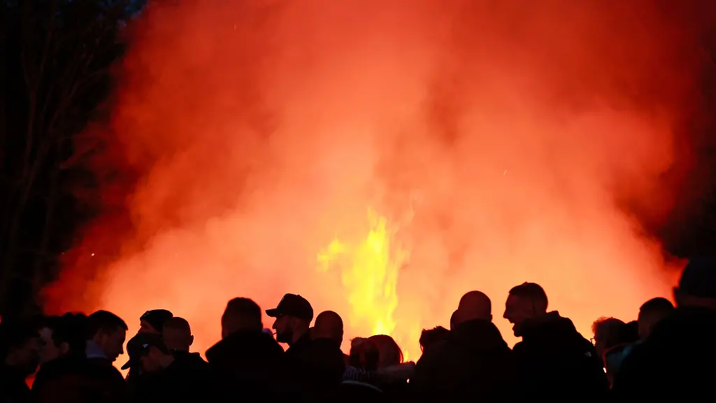 In-den-kommenden-Tagen-stehen-auch-in-Thueringen-wieder-eine-Reihe-Osterfeuer-an-Vorsicht-ist-dabei-geboten