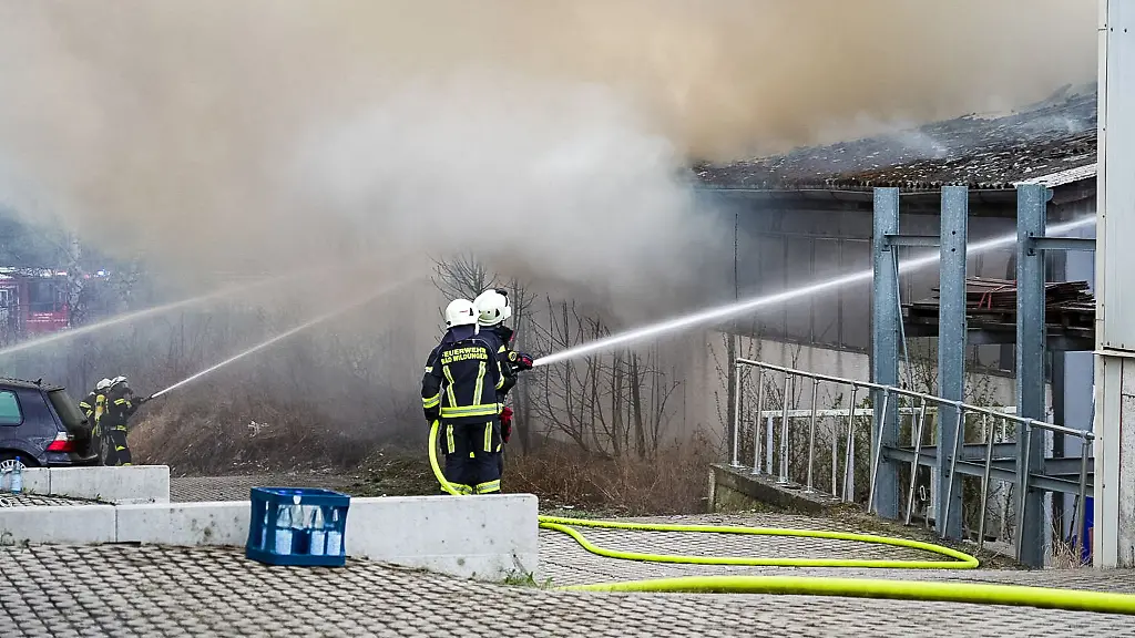 Die-Feuerwehr-rueckte-mit-einem-Grossaufgebot-an