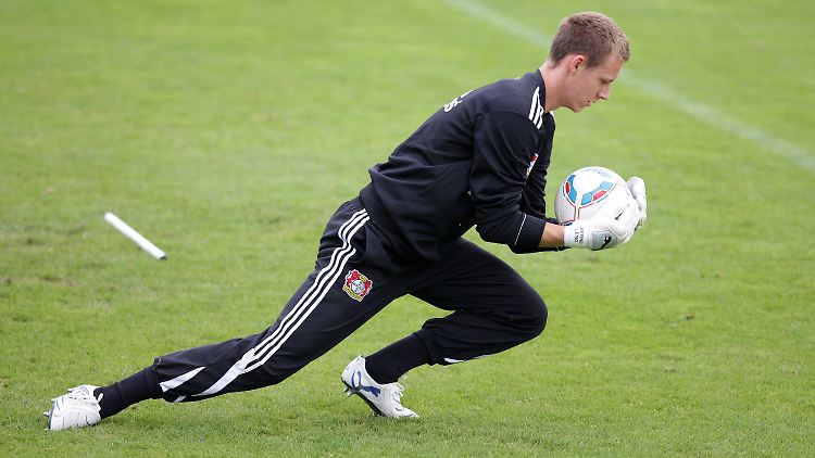 Bernd Leno trainiert eifrig für sein Debüt im Bayer-Tor.