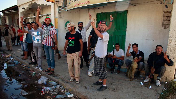 Libysche Rebellen feiern in Sawija.
