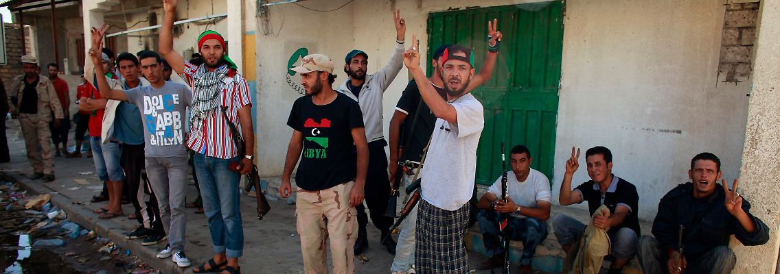 Libysche Rebellen feiern in Sawija.