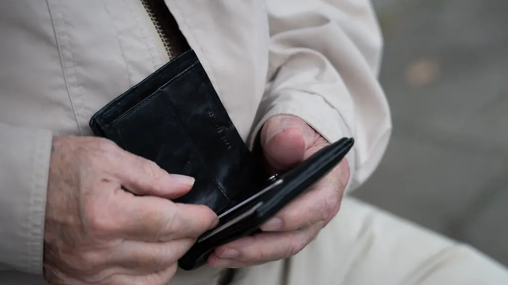 773240afc132d2591936956a54d362ee