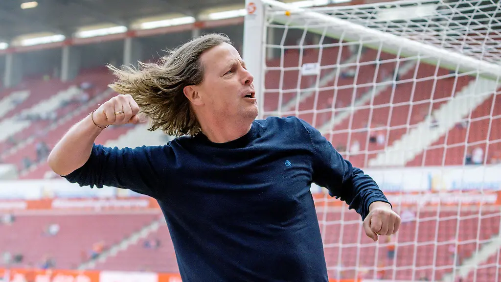 Bo-Henriksen-wird-die-Fans-auch-in-Hoffenheim-vor-dem-Spiel-pushen