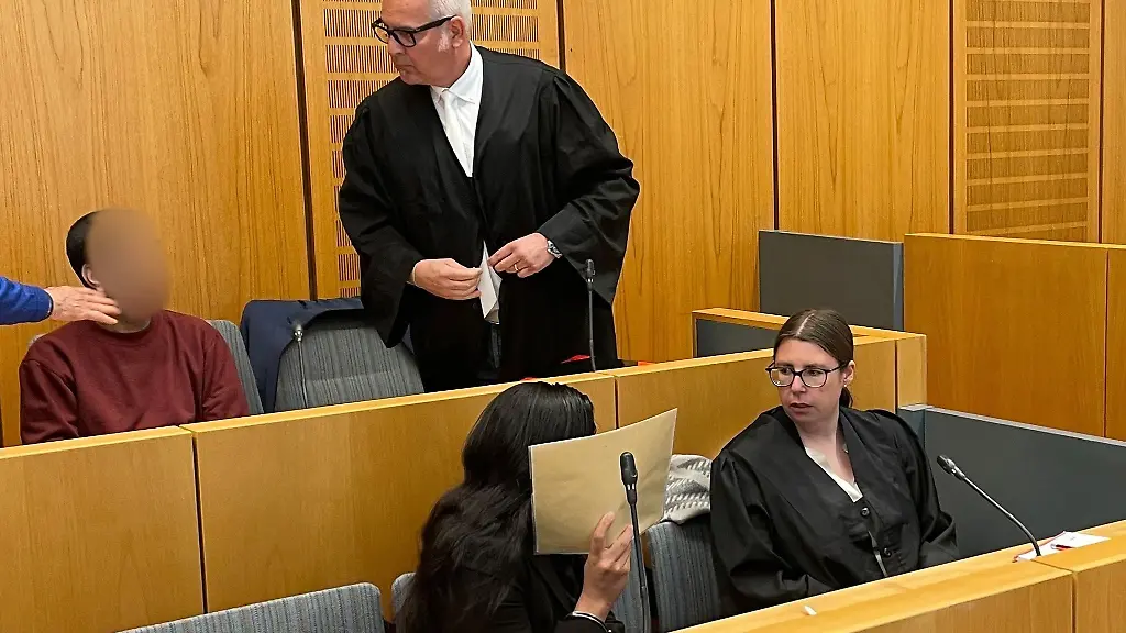 13-Verhandlungstage-lang-sassen-die-beiden-Angeklagten-hintereinander-im-Gerichtssaal-tauschten-so-gut-wie-keine-Blicke-aus