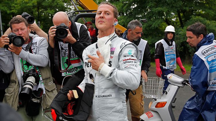 Michael Schumacher bleibt realistisch: Die WM wird ohne ihn entschieden.
