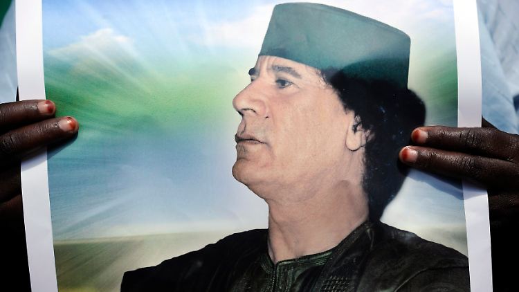 Gaddafi lässt die Propaganda-Maschine rattern.
