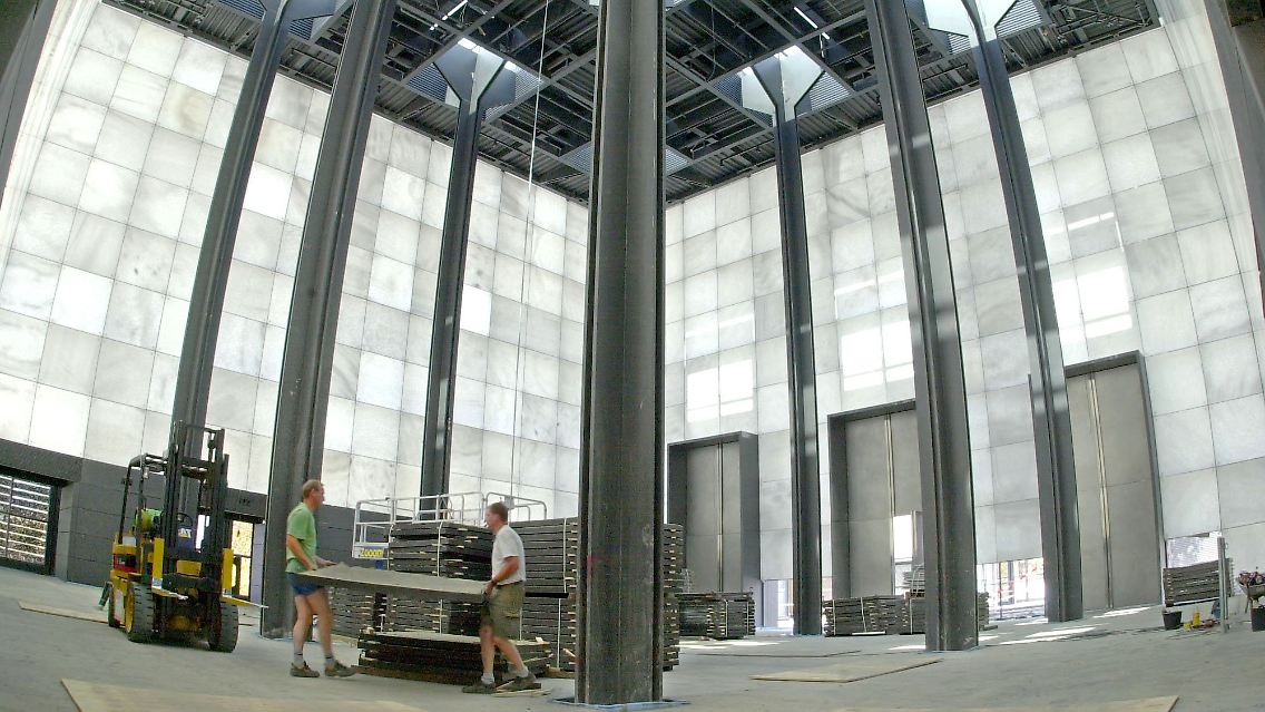 Die Expo-Kirche aus Hannover wurde nach dem Ende der Weltausstellung nach Volkenroda umgesetzt. (Bauarbeiten Ende Juni 2001)