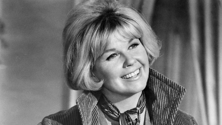 Doris Day (bürgerlich Doris von Kappelhoff) in ihrer Rolle als Patricia Fowler in der Spionage-Komödie "Caprice" aus dem Jahre 1966.