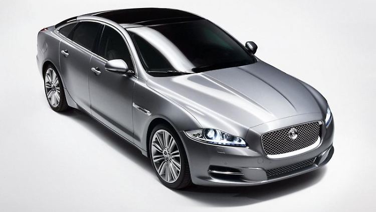 Neue Formen für das Topmodell: Die nächste Generation des Jaguar XJ ähnelt mehr einem Coupé als einer Limousine.