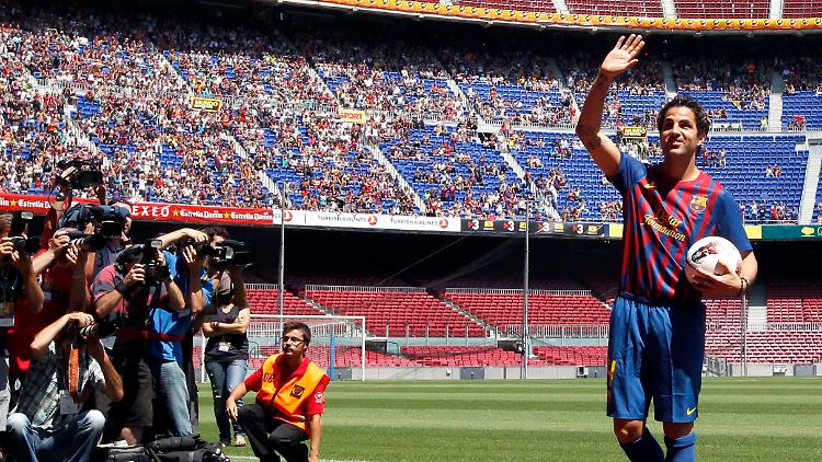Bei Arsenal Kapitän, beim FC Barcelona erstmal Edeljoker: Für Cesc Fabregas erfüllt sich mit dem Wechsel dennoch ein Traum.