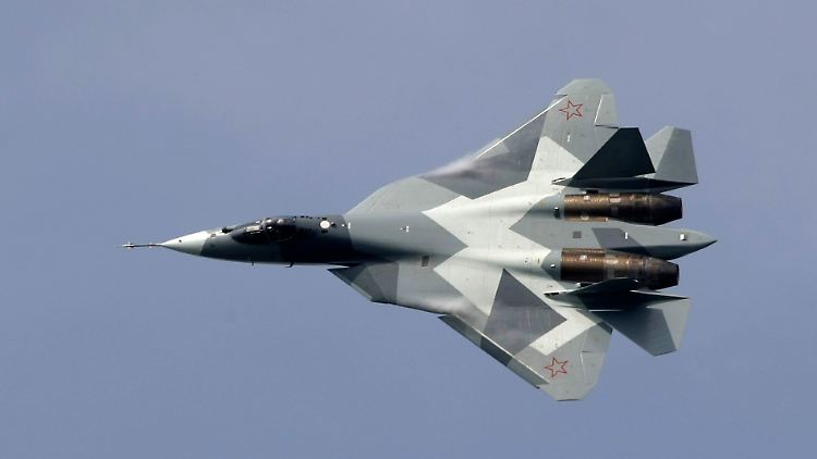 Russland will in den kommenden Jahren 1000 Suchoi T-50 bauen.
