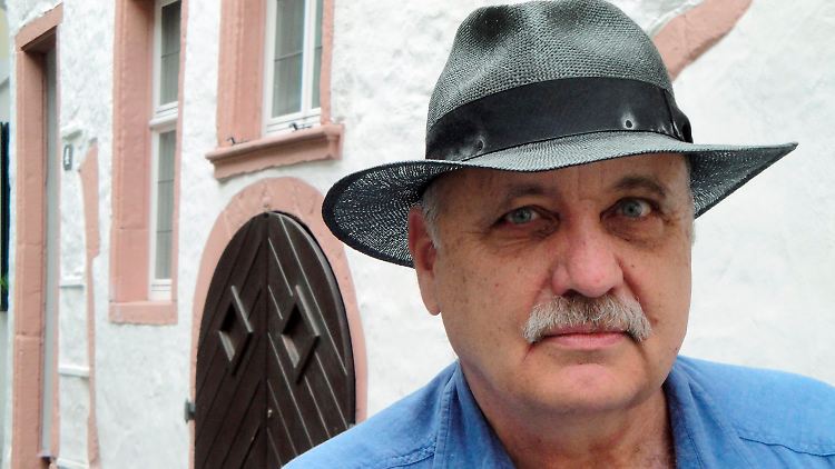 Ungewöhnliche Stadtführung: Spannend und unterhaltsam erzählt Helmut Lehr bei seiner Tour "Mainz als Tatort" von zehn historischen Mordfällen in der Stadt.
