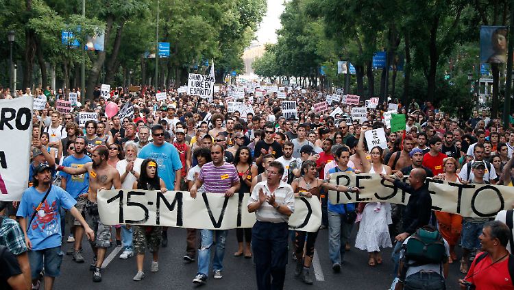 Noch mehr sparen: Die düsteren Perspektiven treibt die Jugend in Madrid schon jetzt auf die Straße.