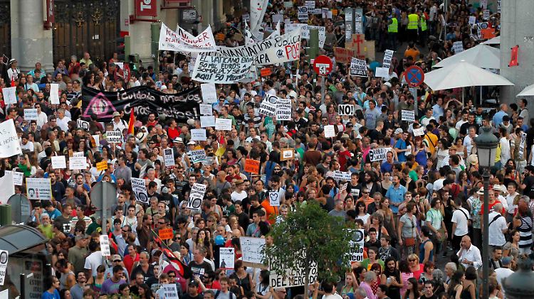 Menschen jeden Alters beteiligen sich an den Protesten.