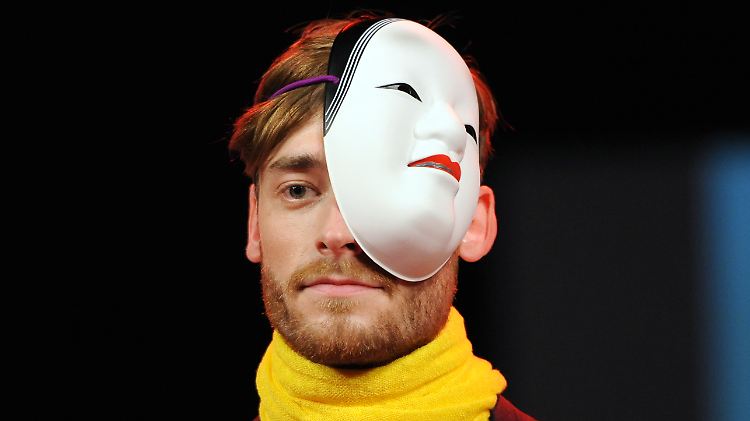 Männer halten lange durch, bis irgendwann doch die Maske fällt.