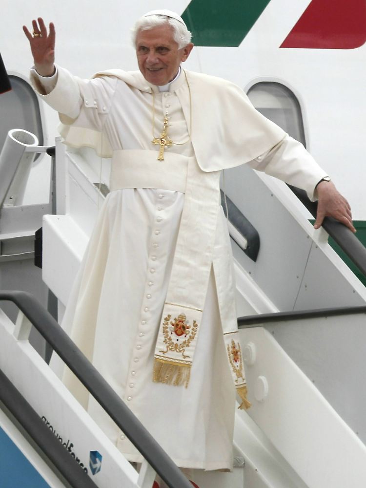 Der Papst bei seiner Ankunft in Madrid.