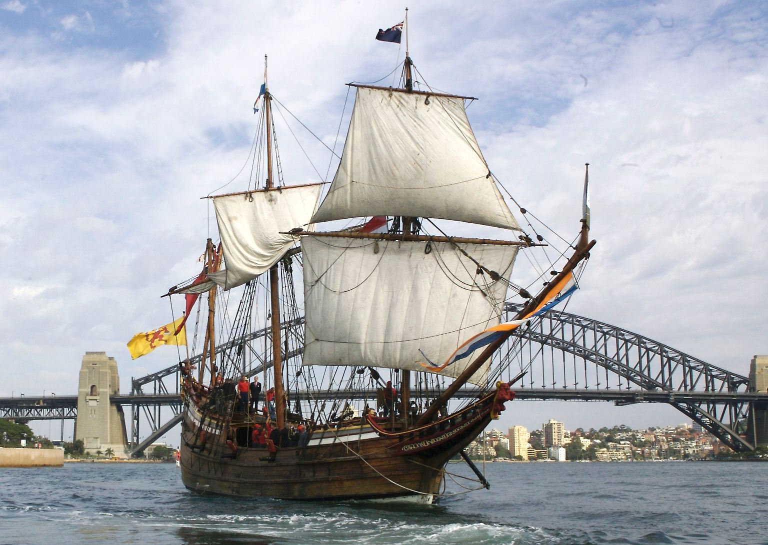 Schon in der Antike glaubte man an ein "südliches Land" (terra australis), doch entdeckt wurde Australien durch europäische Seefahrer ... (Nachbau des Entdecker-Schiffes "Duyfken")