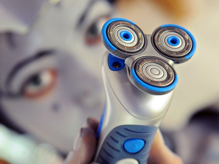Auch Philips lässt in der Krise Federn bzw. Haare.