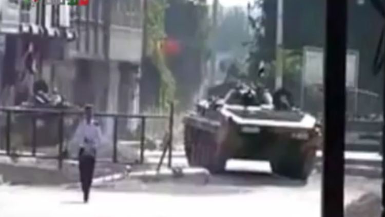 Panzer in den Straßen von Homs.