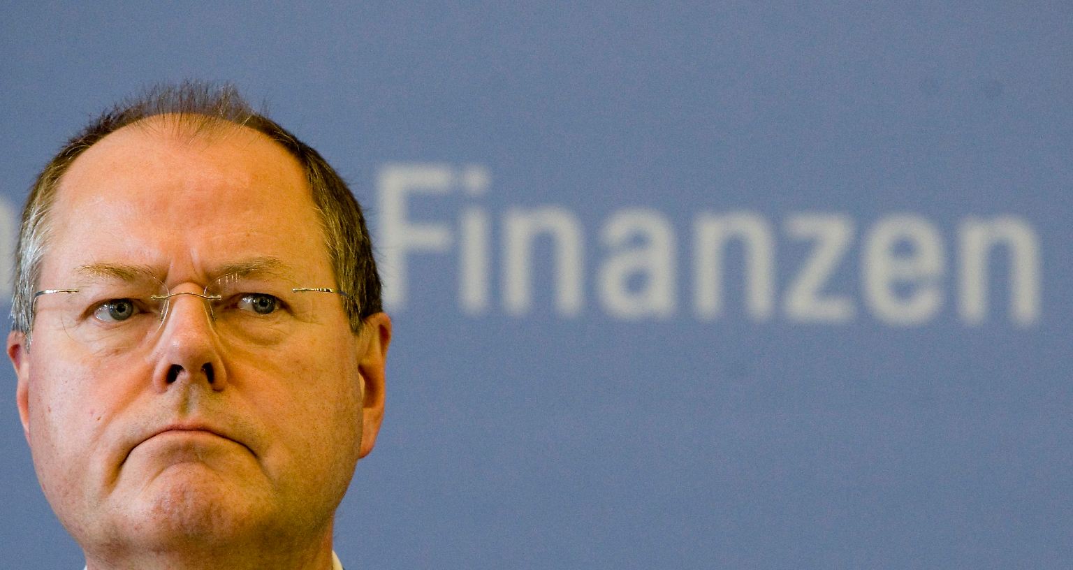 Einer wie Peer Steinbrück ist zweifelsohne wohltuend im aktuellen Politikerheer, das sich meist nur in inhaltslosen Floskeln äußert.