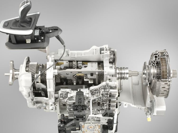 Zweiter großer Trend im Getriebegehäuse ist und bleibt die Doppelkupplung. (Sportautomatik-Getriebe mit Doppelkupplung)