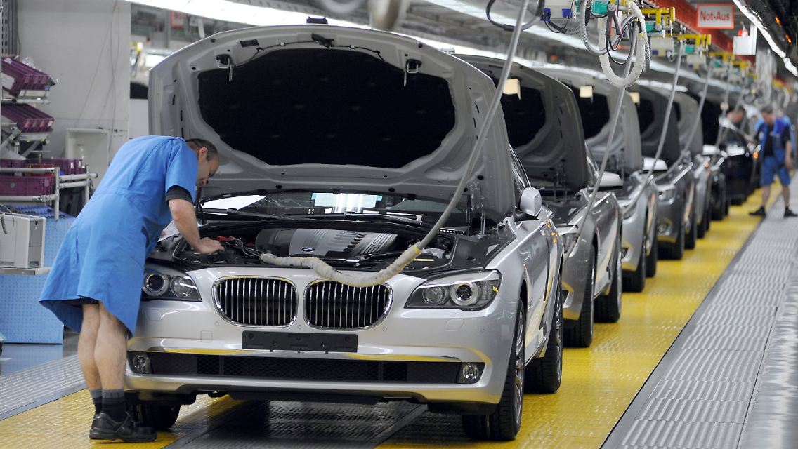 Im Dingolfinger BMW-Werk.
