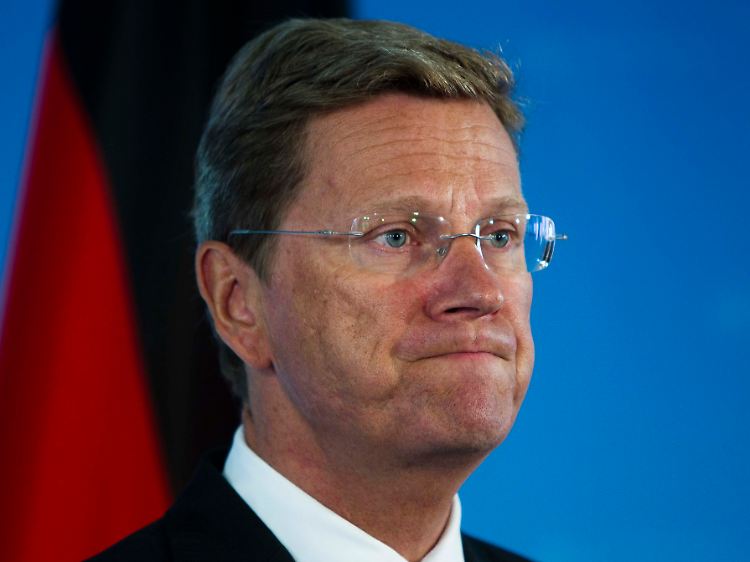 Westerwelle sagt den Rebellen schnelle Hilfe zu.