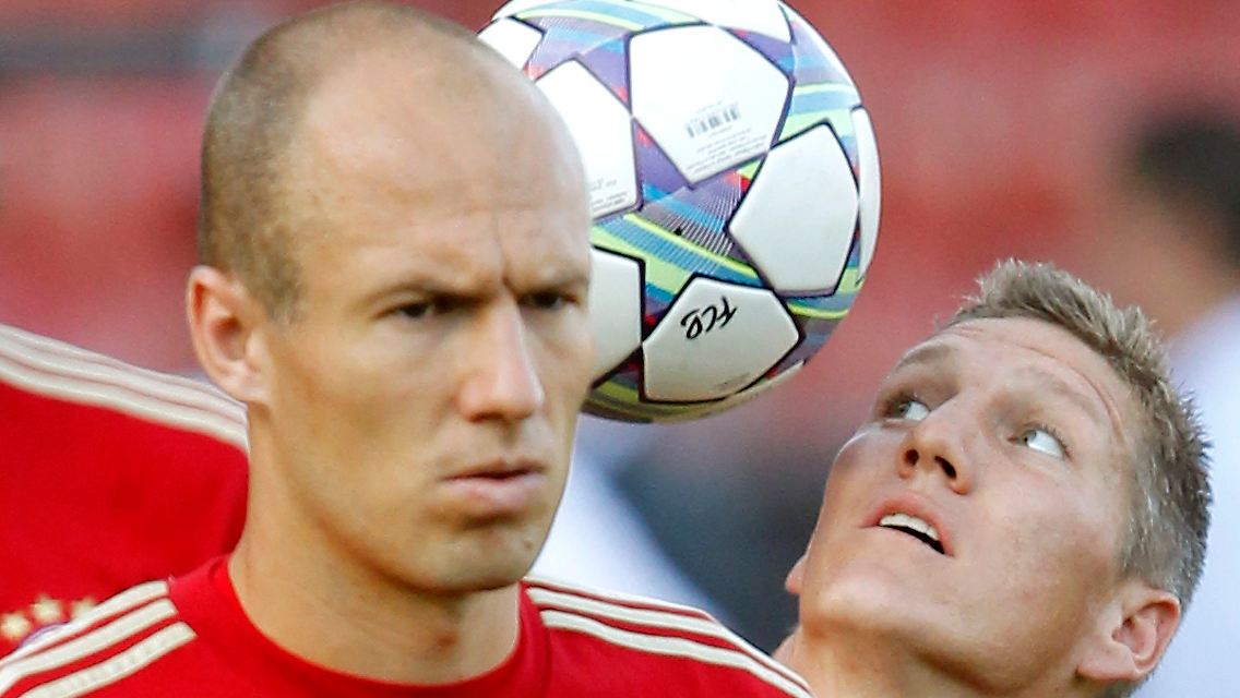 Nur nicht überheblich werden: Daniel van Buyten, Arjen Robben, Bastian Schweinsteiger und der FC Bayern München.