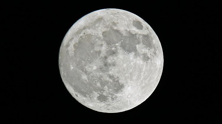 Die USA wollen 2010 ihre problemanfälligen Space Shuttles ausmustern. Danach werden sie erst wieder Astronauten ins All schicken können, wenn um 2015 ein Nachfolgesystem einsatzbereit ist.