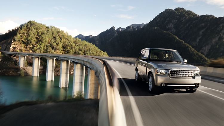 Ein neuer 5,0-Liter-V8-Motor löst den bisherigen 4,2-Liter-V8 ab.