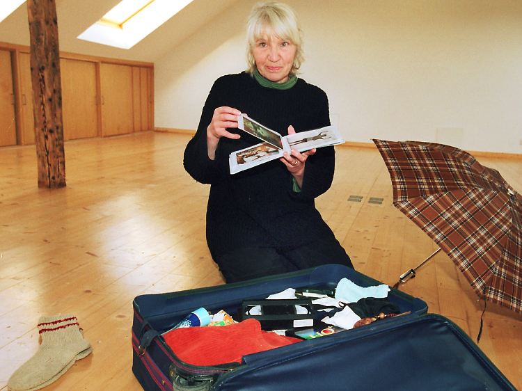 Frauen nehmen oft zu viel mit auf die Reise.